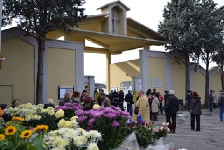 Orario continuato al cimitero di Grugliasco in occasione della commemorazione dei defunti dal 30 ottobre al 3 novembre