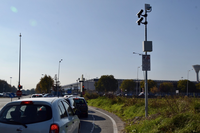 Attivo il photored di via Rivalta: rilevate violazioni al cds per chi transita con il rosso e/o chi percorre la corsia di marcia diversa da quella prevista per il transito