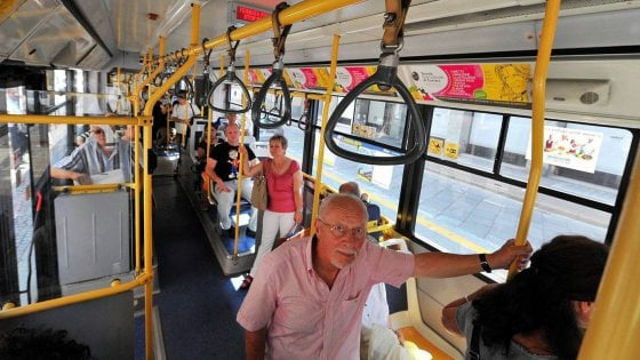 Trasporto urbano a Grugliasco: per gli abbonamenti Gtt riduzione tariffaria e rimborso pensionati